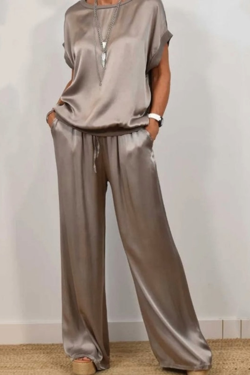 Satin Two Piece Set With Wide Leg Trousers - 8