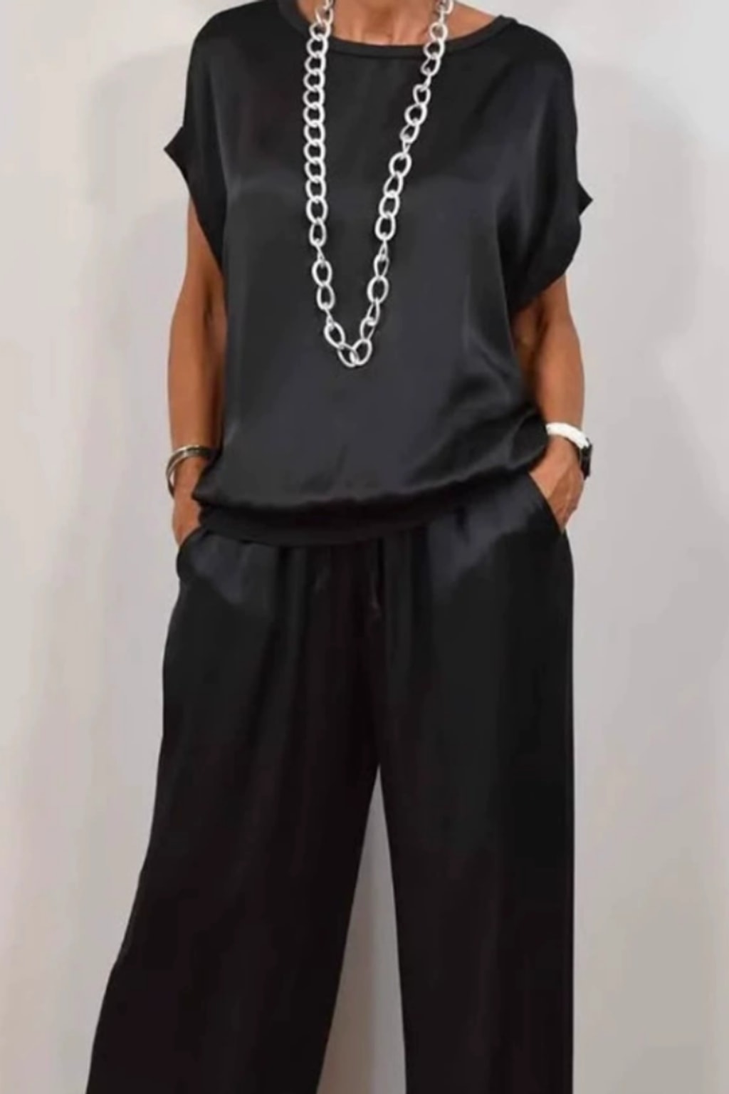 Satin Two Piece Set With Wide Leg Trousers - 3