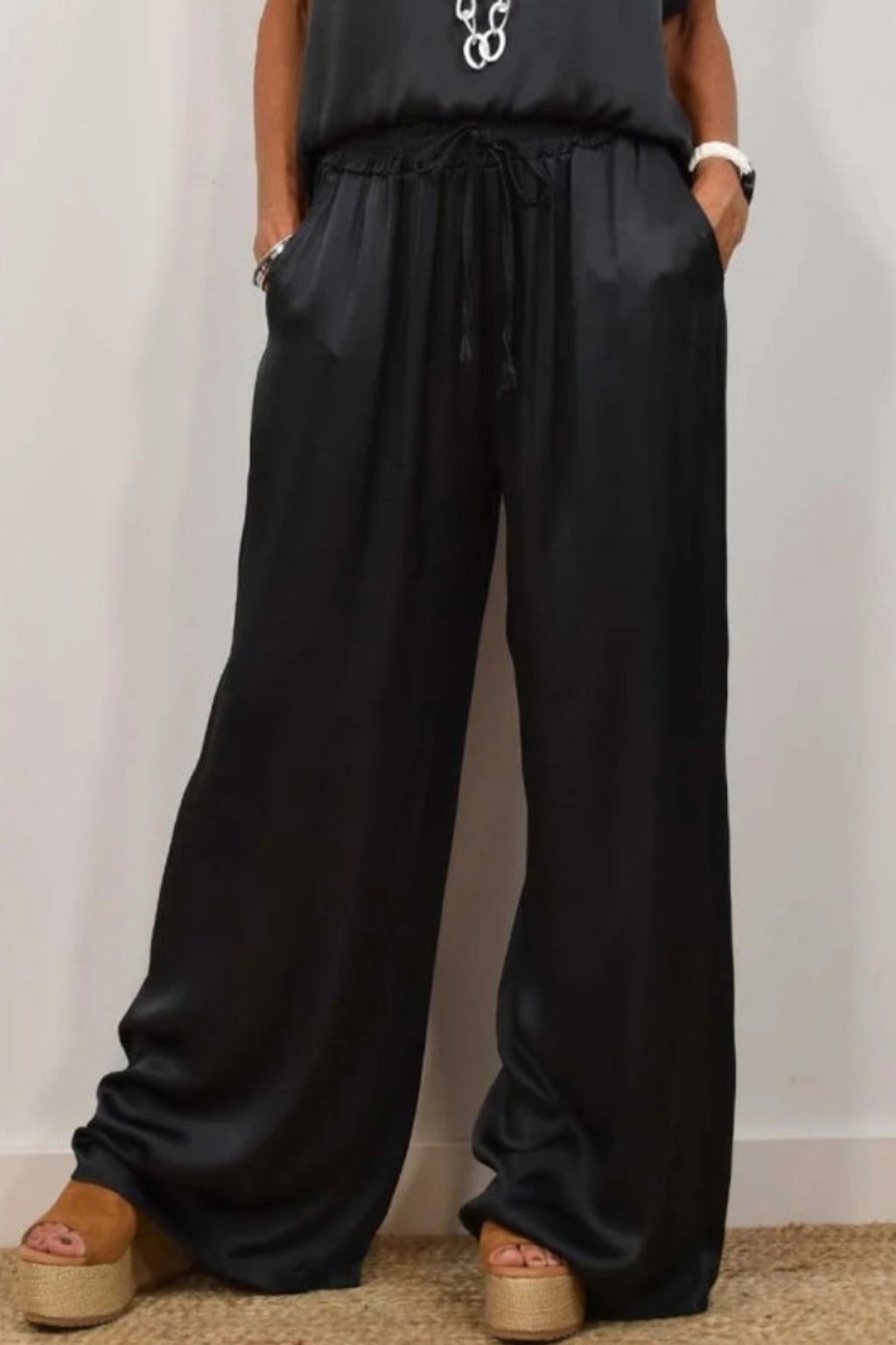 Satin Two Piece Set With Wide Leg Trousers - 4