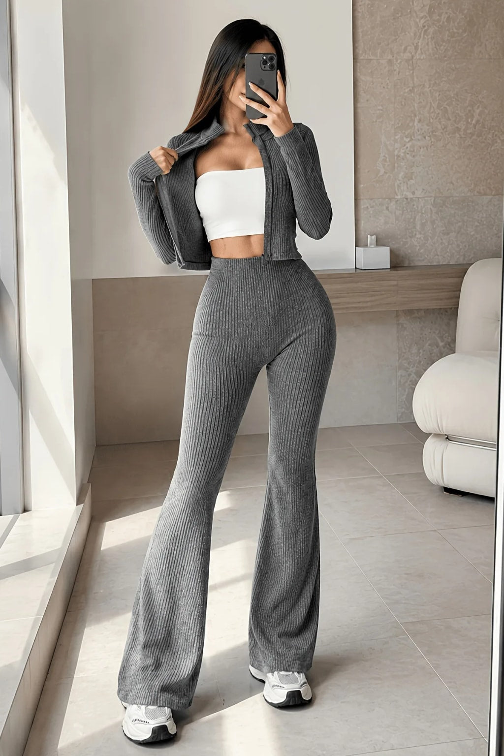 Women's Two-Piece Set With Short Cardigan - 3