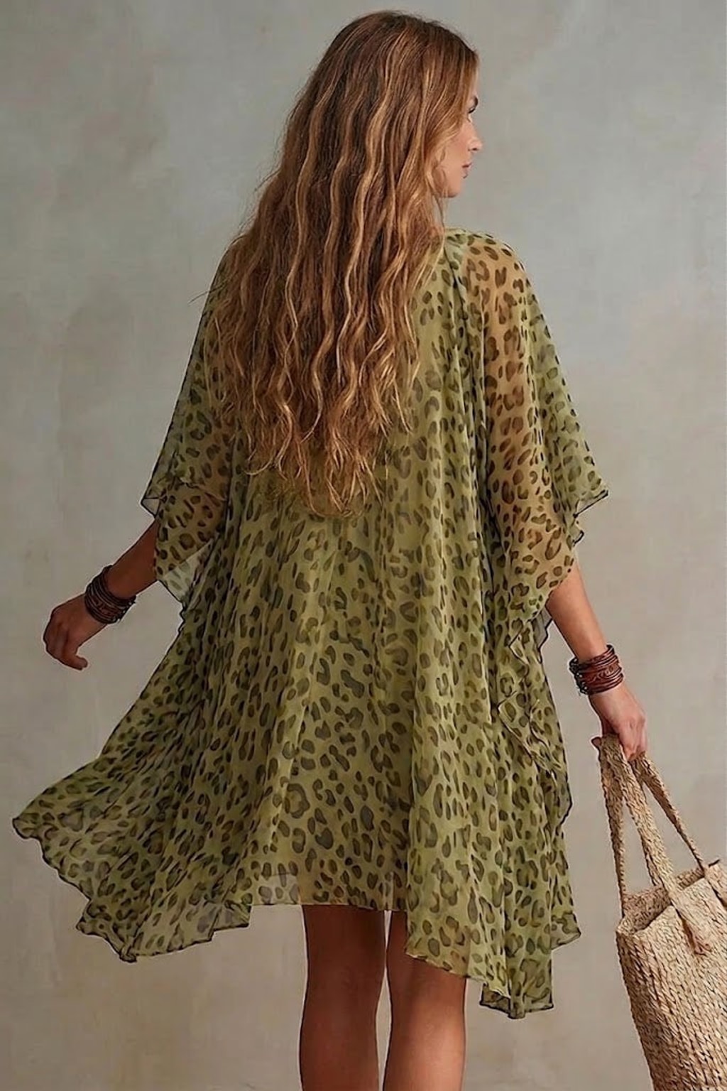 Chiffon Dress With Flowing Silhouette And V-Neckline - 3
