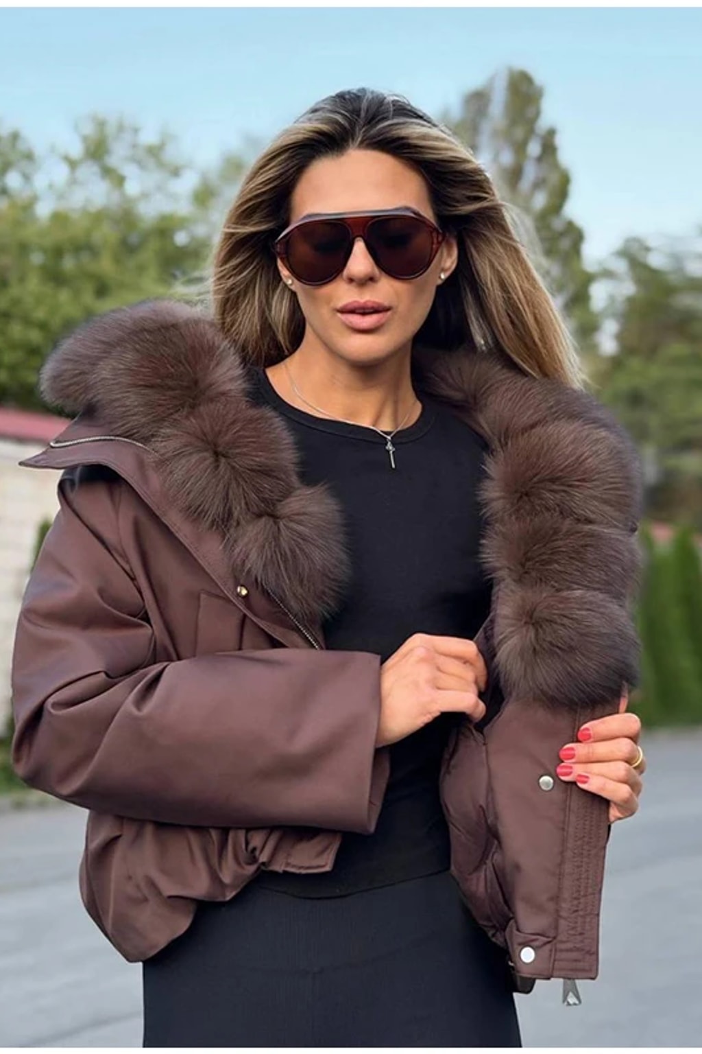 Polyester Puffer Coat With Fur Collar And Pockets - 5