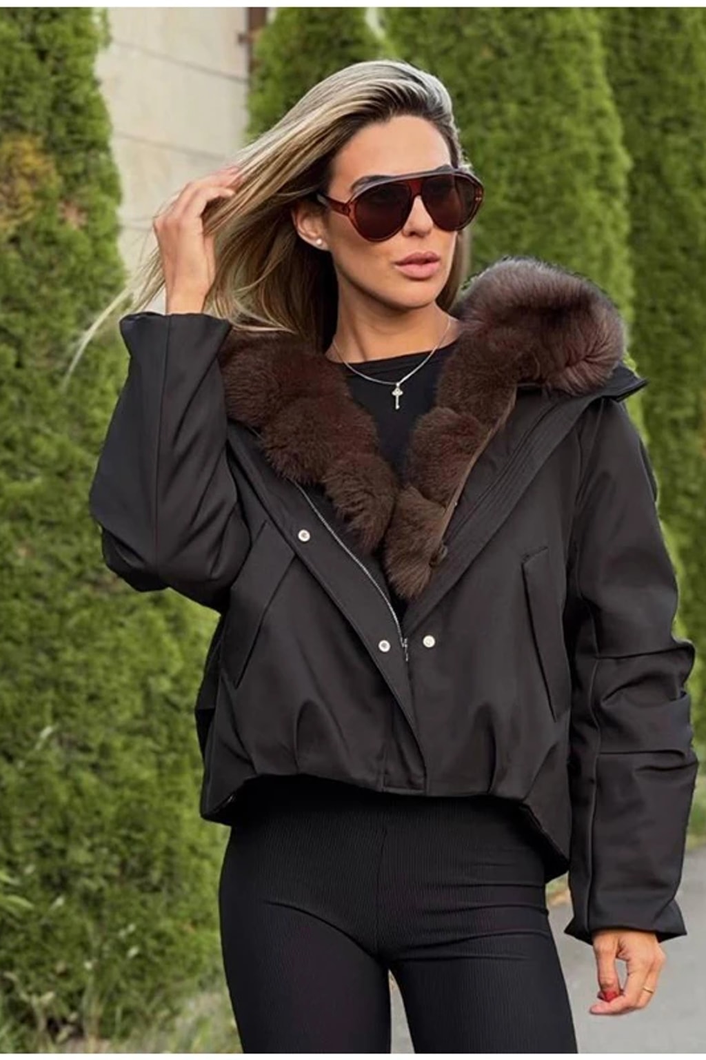 Polyester Puffer Coat With Fur Collar And Pockets - 6